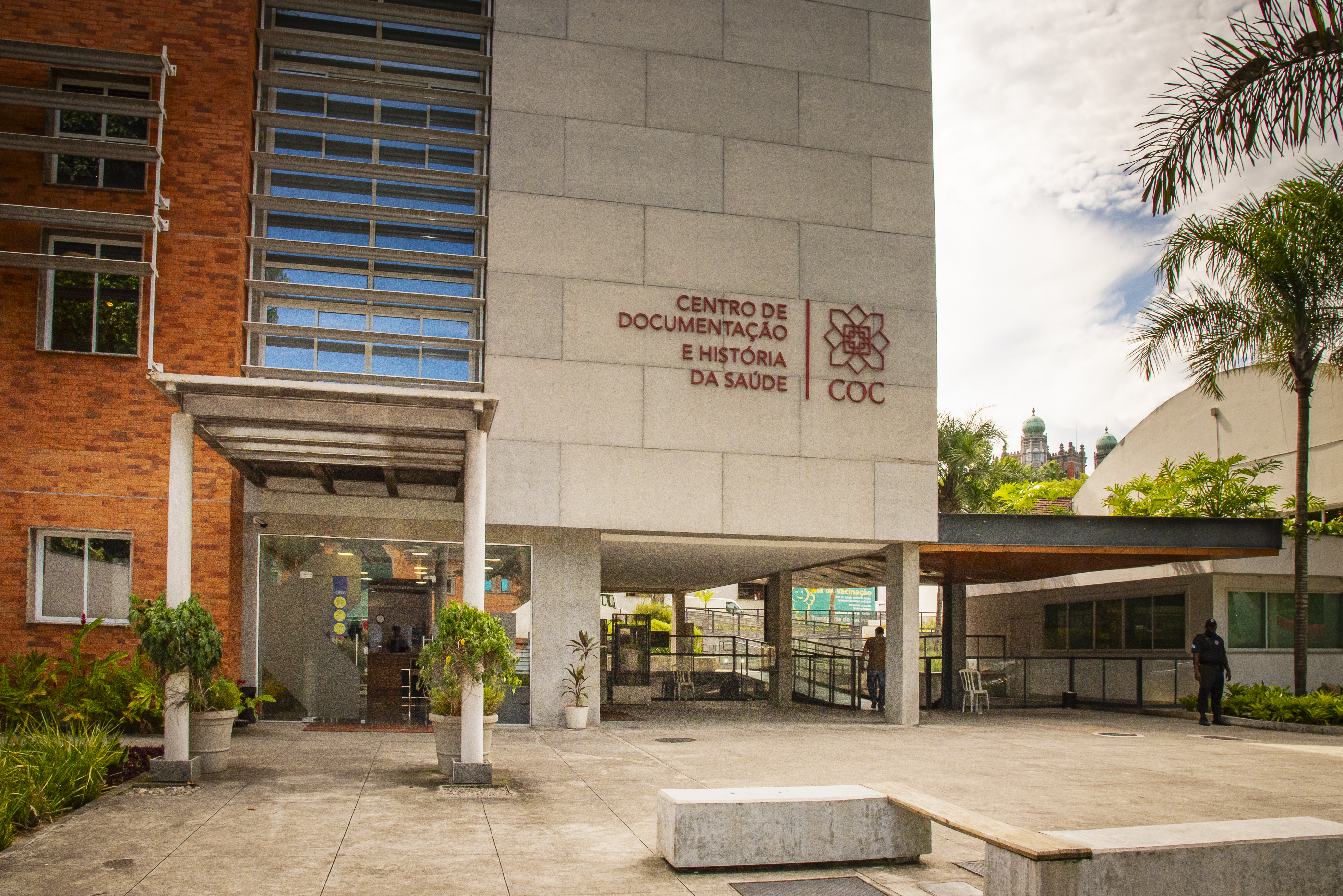 Fachada da COC